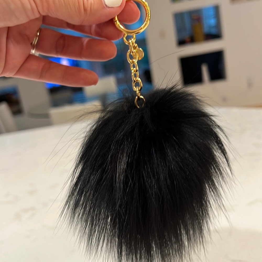 💕Authentic MICHAEL KORS Genuine Fox Fur Black bag key charm! Beautiful!😽